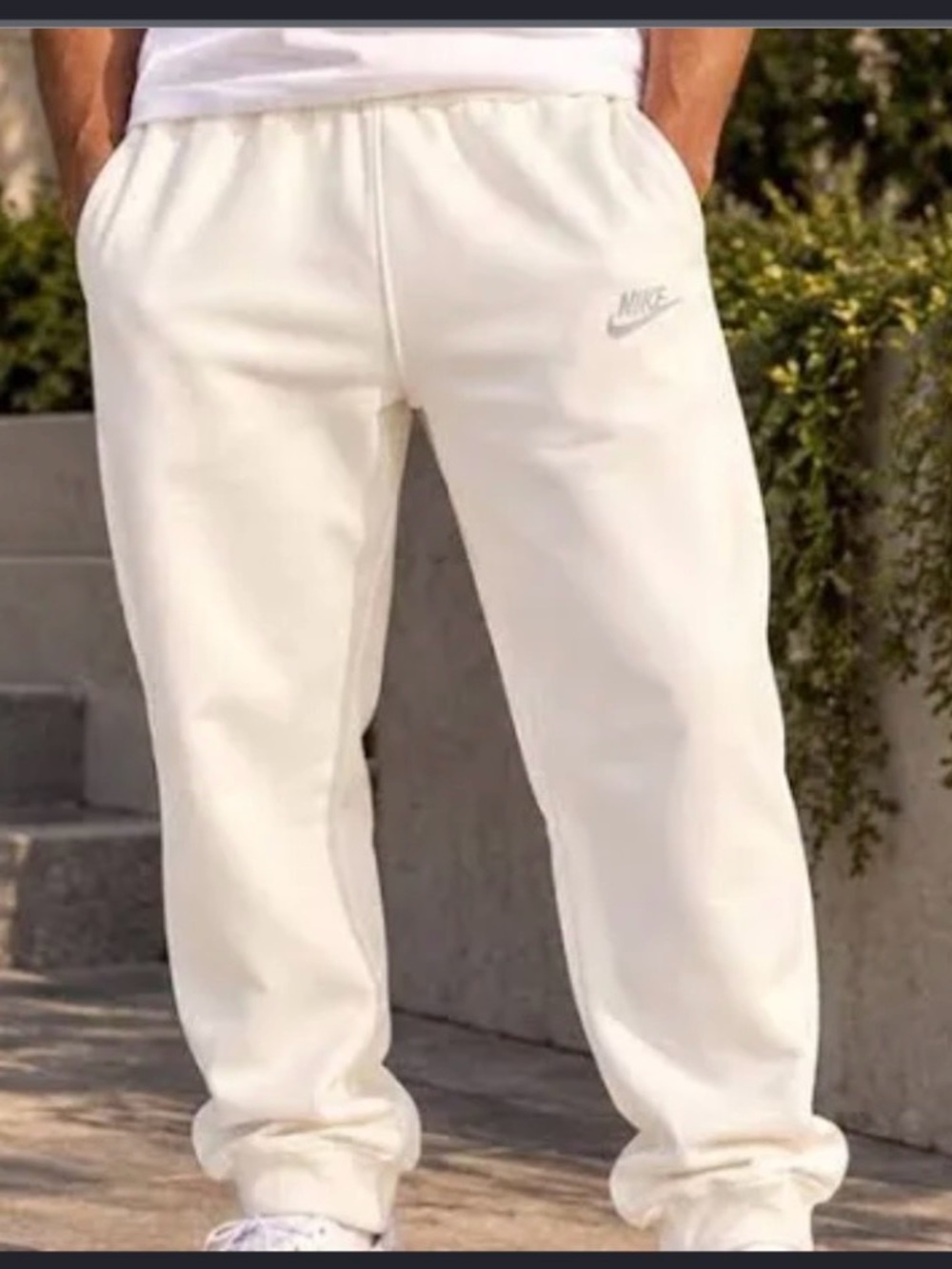 Nike Men's NWOT Club Fleece Jogger Sweatpants Cream Off White M